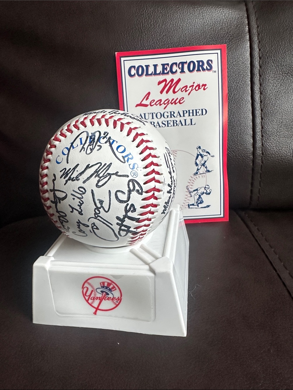 New York Yankees Facsimile Signed Souvenir Baseball - Collectors MLB Series
